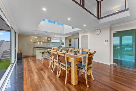 Photo of property in 5b Rahopara Street, Castor Bay, Auckland, 0620