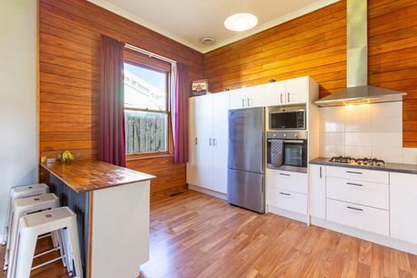 Photo of property in 16 Ross Street, Woodville, 4920