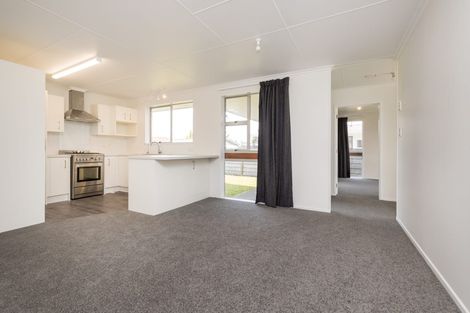Photo of property in 8 Robinson Crescent, Westbrook, Palmerston North, 4412