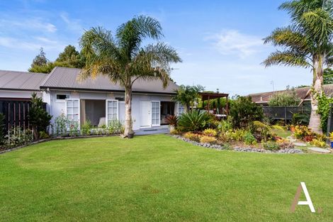 Photo of property in 13 Ross Martin Court, Conifer Grove, Takanini, 2112