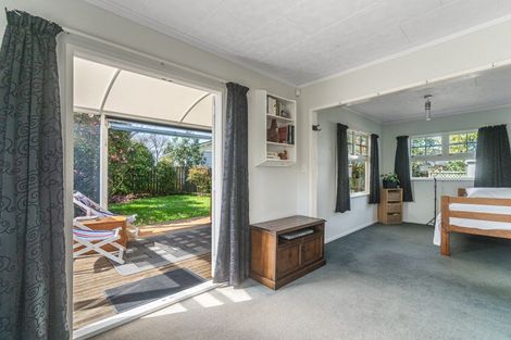 Photo of property in 15 Seaforth Avenue, Mangere Bridge, Auckland, 2022