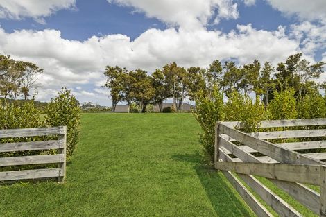 Photo of property in 2 Kelly Road, Riverhead, 0820