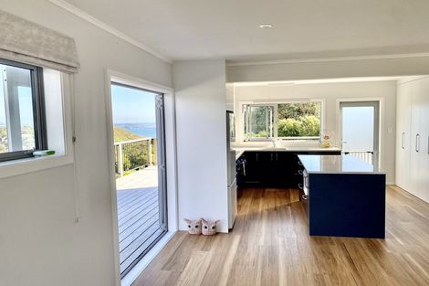 Photo of property in 86 Ruskin Road, Newlands, Wellington, 6037
