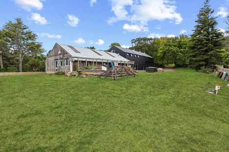 Photo of property in 127 Bethells Road, Waitakere, 0781