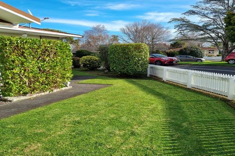 Photo of property in 3 Nursery Place, Westown, New Plymouth, 4310