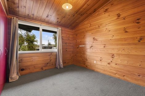 Photo of property in 20 Willow Avenue, Hannahs Bay, Rotorua, 3010