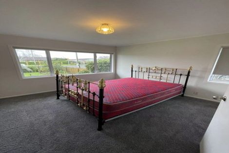 Photo of property in 65 Beach Road, Te Atatu Peninsula, Auckland, 0610