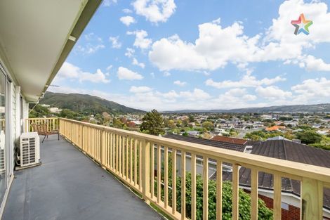 Photo of property in 10 Summit Road, Fairfield, Lower Hutt, 5011