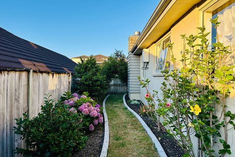 Photo of property in 5 Catlins Place, Fairview Heights, Auckland, 0632