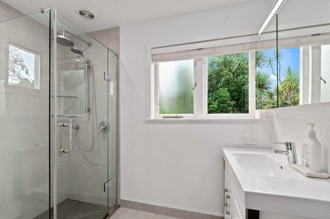 Photo of property in 49 Chatham Avenue, Paremoremo, Auckland, 0632