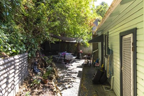 Photo of property in 12a Smale Terrace, Hospital Hill, Napier, 4110
