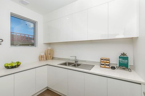 Photo of property in 42 Schoolside Road, Kumeu, 0810