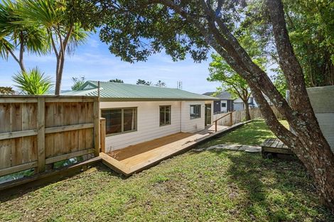 Photo of property in 121b Sunnyside Road, Sunnyvale, Auckland, 0612