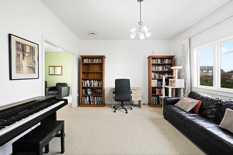 Photo of property in 53 Beerescourt Road, Beerescourt, Hamilton, 3200