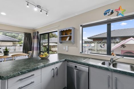 Photo of property in 21 Aragon Grove, Kingsley Heights, Upper Hutt, 5018