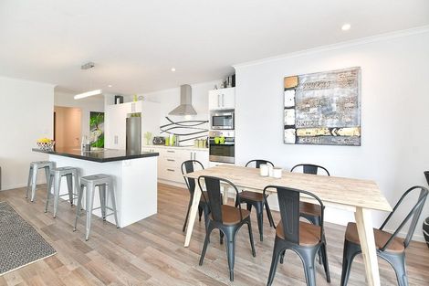 Photo of property in 27 The Circle, Manly, Whangaparaoa, 0930