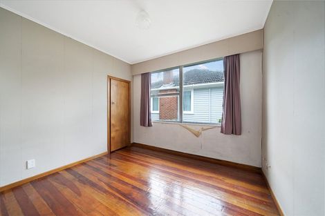 Photo of property in 10 Ribblesdale Road, Henderson, Auckland, 0612