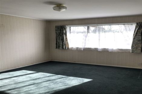 Photo of property in 1/4267 Great North Road, Glendene, Auckland, 0602