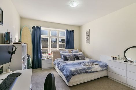 Photo of property in 91 Queens Drive, Lyall Bay, Wellington, 6022