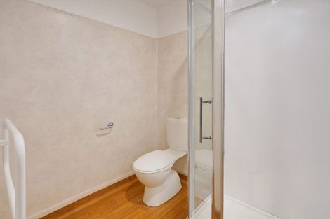 Photo of property in 5 Athol Terrace, Upper Riccarton, Christchurch, 8041