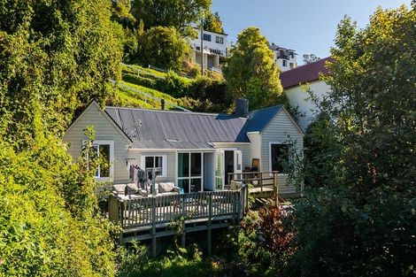 Photo of property in 143 Queen Street, North Dunedin, Dunedin, 9016
