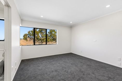 Photo of property in 53 Kath Hopper Drive, Orewa, 0931