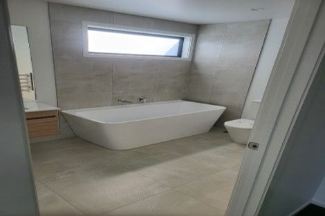 Photo of property in 2 Atutahi Lane, Papamoa Beach, 3118