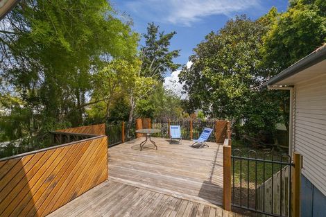 Photo of property in 68 Blakeborough Drive, Forrest Hill, Auckland, 0620