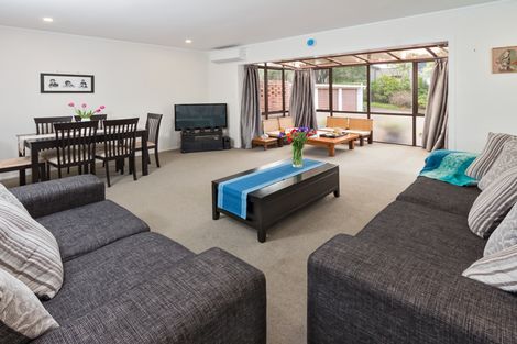 Photo of property in 2/83 Uxbridge Road, Cockle Bay, Auckland, 2014