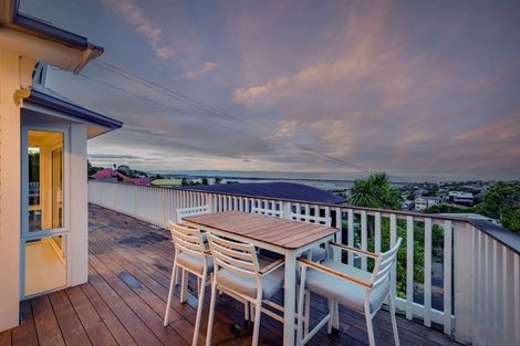 Photo of property in 1/182 Mount Pleasant Road, Mount Pleasant, Christchurch, 8081