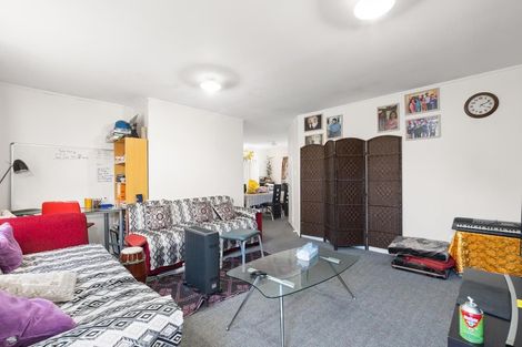 Photo of property in 2/6 Eulogy Place, Randwick Park, Auckland, 2105