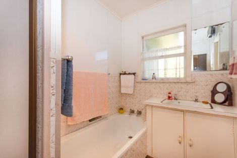 Photo of property in 8 Cardiff Street, Pukekohe, 2120