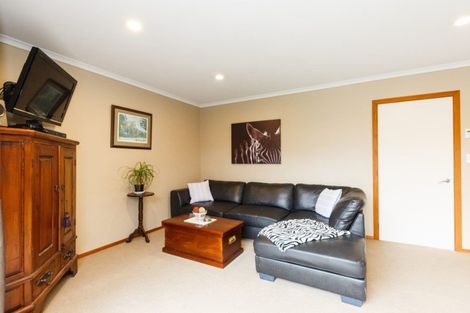 Photo of property in 44 Roberts Line, Kelvin Grove, Palmerston North, 4414