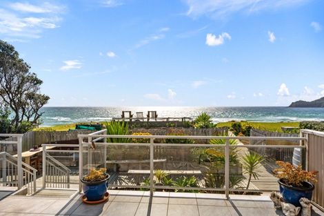 Photo of property in 10 Hall Road, Pataua North, Whangarei, 0175