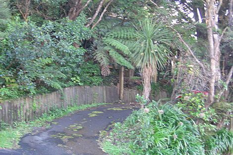 Photo of property in 27 Laingholm Drive, Laingholm, Auckland, 0604