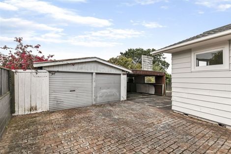 Photo of property in 14 Taupo Street, Green Bay, Auckland, 0604