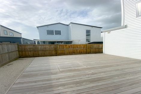 Photo of property in 102 Bellbird Street, Papakura, 2110