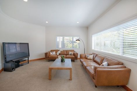 Photo of property in 16 Commodore Parry Road, Castor Bay, Auckland, 0620