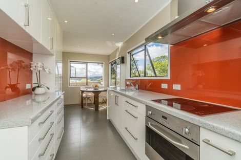 Photo of property in 2/35 Dakota Avenue, Beach Haven, Auckland, 0626