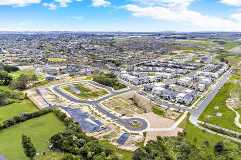 Photo of property in 5 Puhakehake Place, Flat Bush, Auckland, 2019