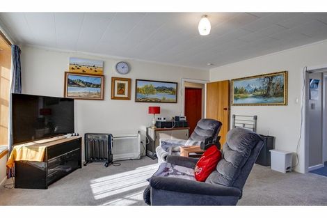 Photo of property in 2/90 Avenue Road, West End, Timaru, 7910
