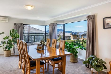Photo of property in 27 Kinder Street, Acacia Bay, Taupo, 3330