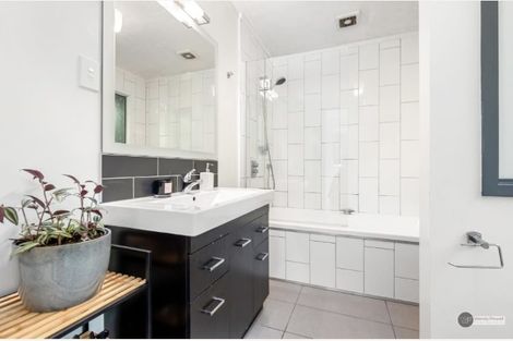 Photo of property in 4f Banksia Grove, Maungaraki, Lower Hutt, 5010