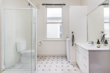 Photo of property in 3 Royal Street, Berhampore, Wellington, 6023