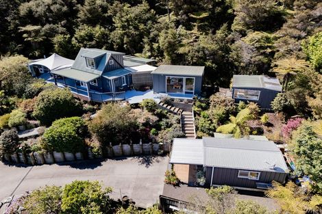 Photo of property in 50 Oxford Terrace, Coromandel, 3506