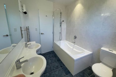 Photo of property in 1/41 High Road, Glenfield, Auckland, 0629