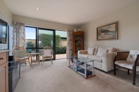 Photo of property in 26 Royalle Mews, Botany Downs, Auckland, 2010