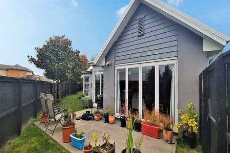 Photo of property in 2 Millpark Place, Northwood, Christchurch, 8051