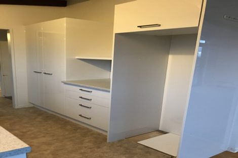 Photo of property in 16 Telstar Place, Beach Haven, Auckland, 0626