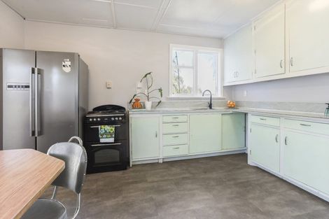 Photo of property in 29 Stalkers Road, Woodend Beach, Woodend, 7691